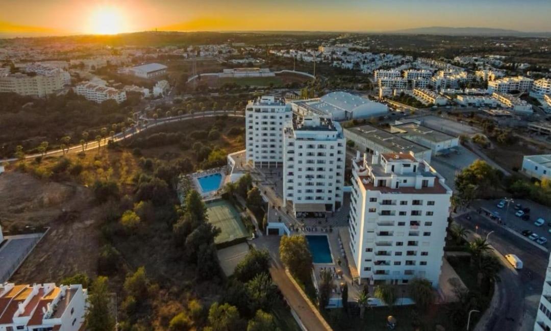 The Albufeira Concierge - Pool & Sunset Balconies Lejlighed Eksteriør billede